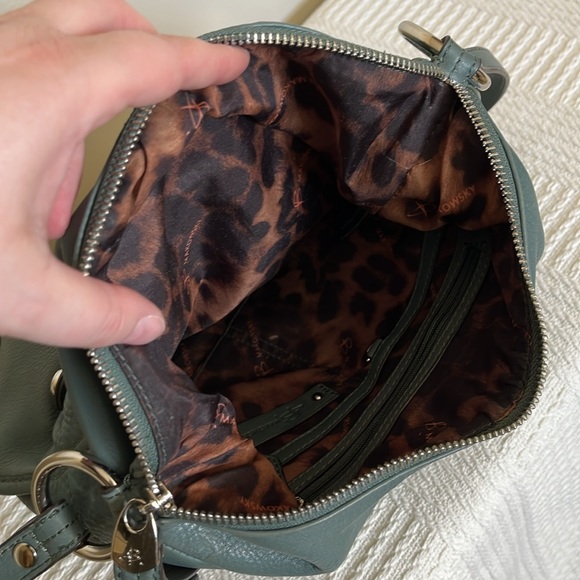 B Makowsky leather crossbody purse - Picture 13 of 17